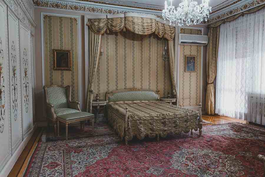 Thảm Ba Tư cho phòng ngủ phong cách cổ điển.