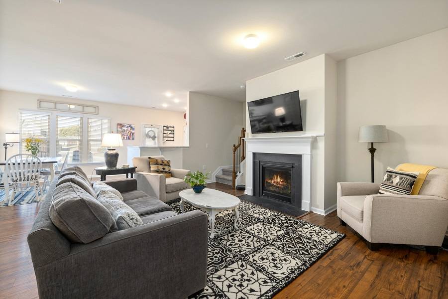 cách phối màu thảm với sofa để không gian sống trở nên tinh tế hơn