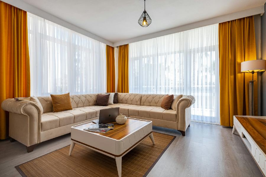 Sofa da có nên dùng thảm trải sàn không? Lợi ích khi dùng thảm