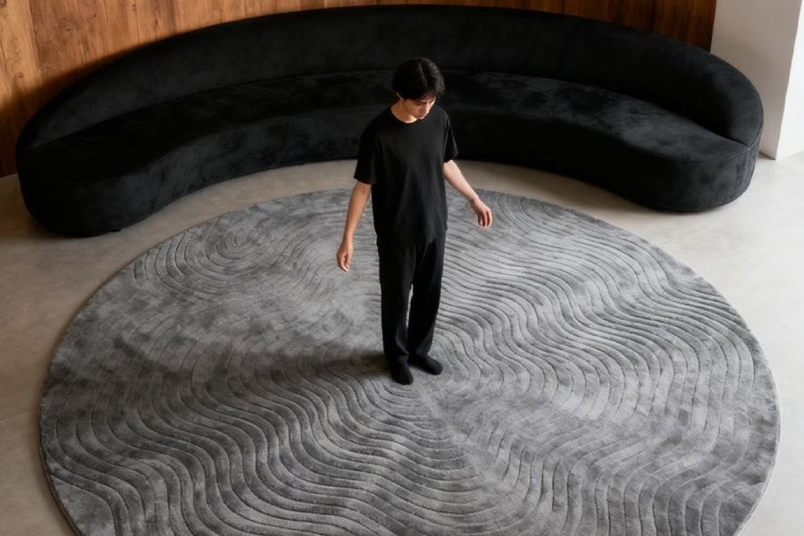 Erode – mẫu thảm tròn hand-tufted từ len tự nhiên, nổi bật với bề mặt đa tầng 